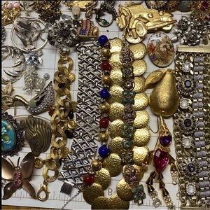 2.5 lbs costume & fine jewelry lot GRAB BAG~ wearable repair craft junk
